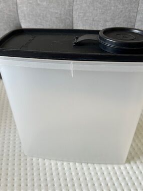 Vintage Tupperware Modular Mates Cereal Storer Keeper with Black Lid